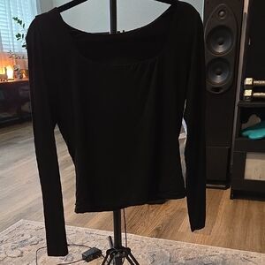Amazon Black Long Sleeve Scoop Neck Women's Tee